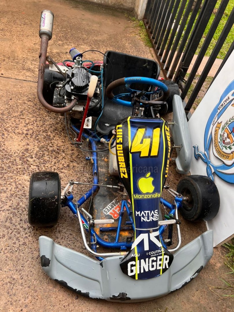 Corría con un karting en plena avenida y terminó demorado