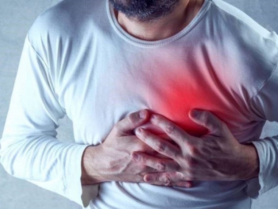 Un hombre murió tras sufrir un infarto cuando iba en moto