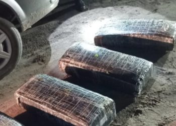Intentaban huir con más de 35 kilos de marihuana y fueron demorados