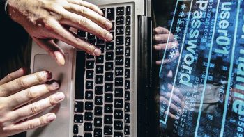 Secuestraron computadoras del hombre acusado de tomar fotos íntimas