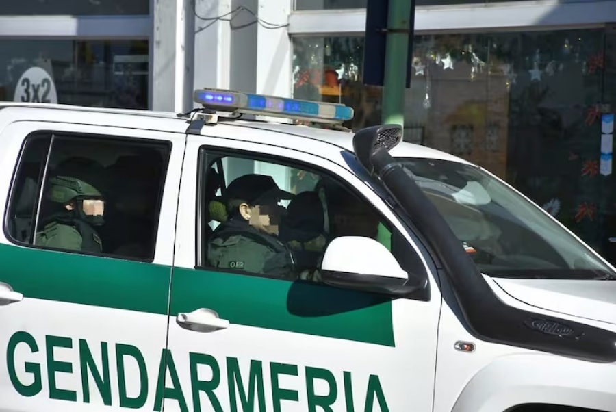 Detuvieron a 23 gendarmes por una red de coimas a camioneros