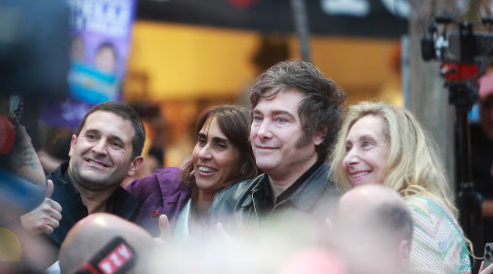 El Gobierno apuesta por un resultado decoroso este domingo y Milei define el reseteo de la gestión y el Gabinete