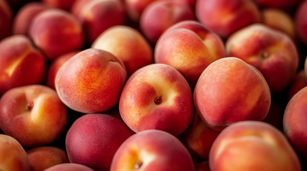 Duraznos en Lima y Callao tienen más de 4.500% de isoprotiolano y 2.000% de otros químicos prohibidos: niños y embarazadas corren peligro