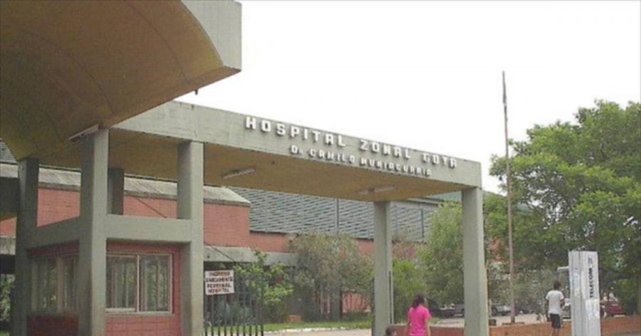 Cabalgaba junto a su padre, perdió el control y murió por la caída